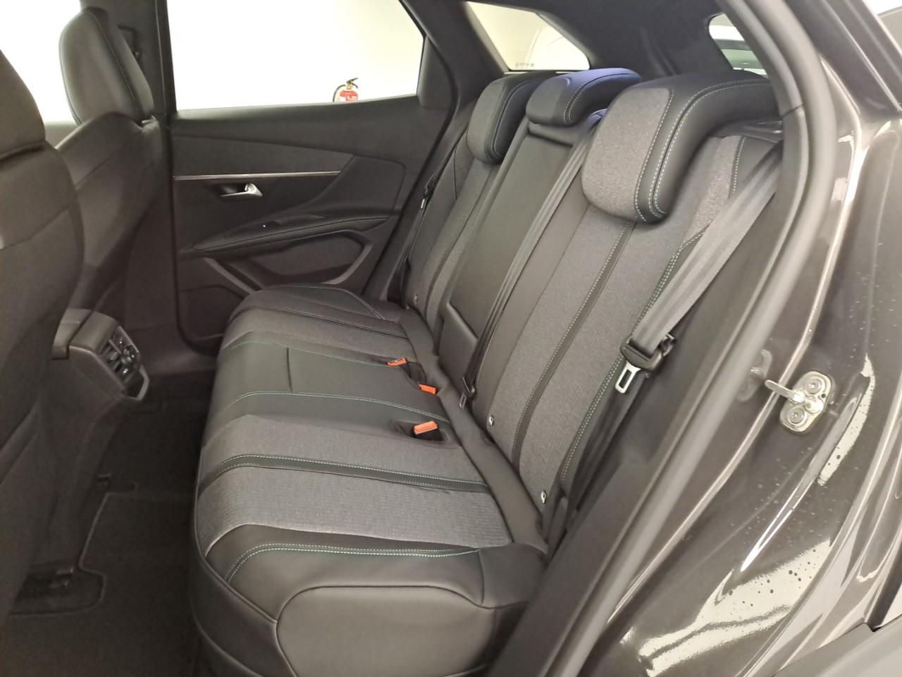 PEUGEOT 3008 225 E-EAT8 ALLURE PACK