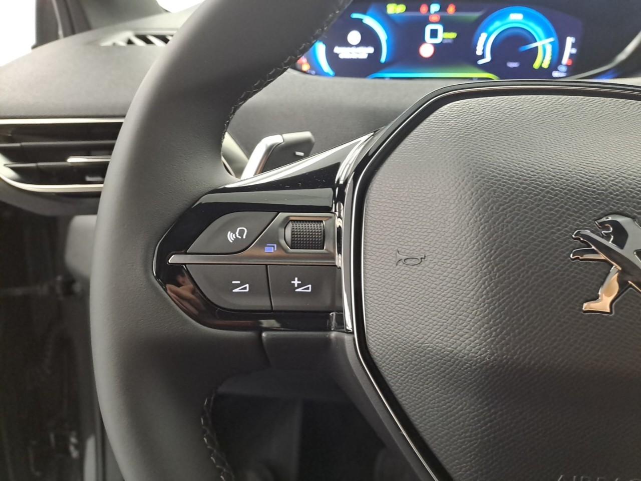 PEUGEOT 3008 225 E-EAT8 ALLURE PACK