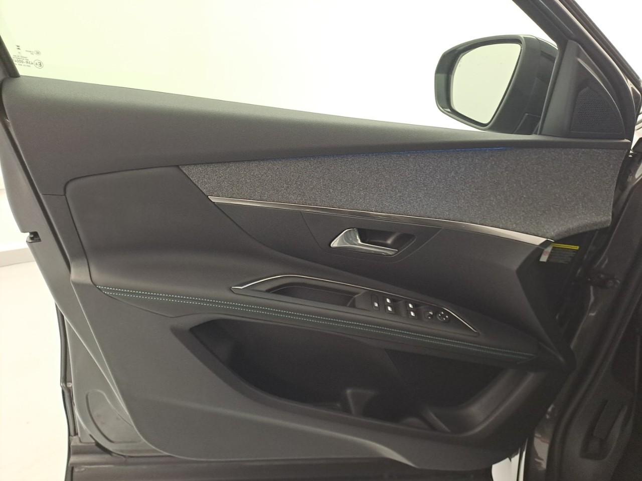 PEUGEOT 3008 225 E-EAT8 ALLURE PACK